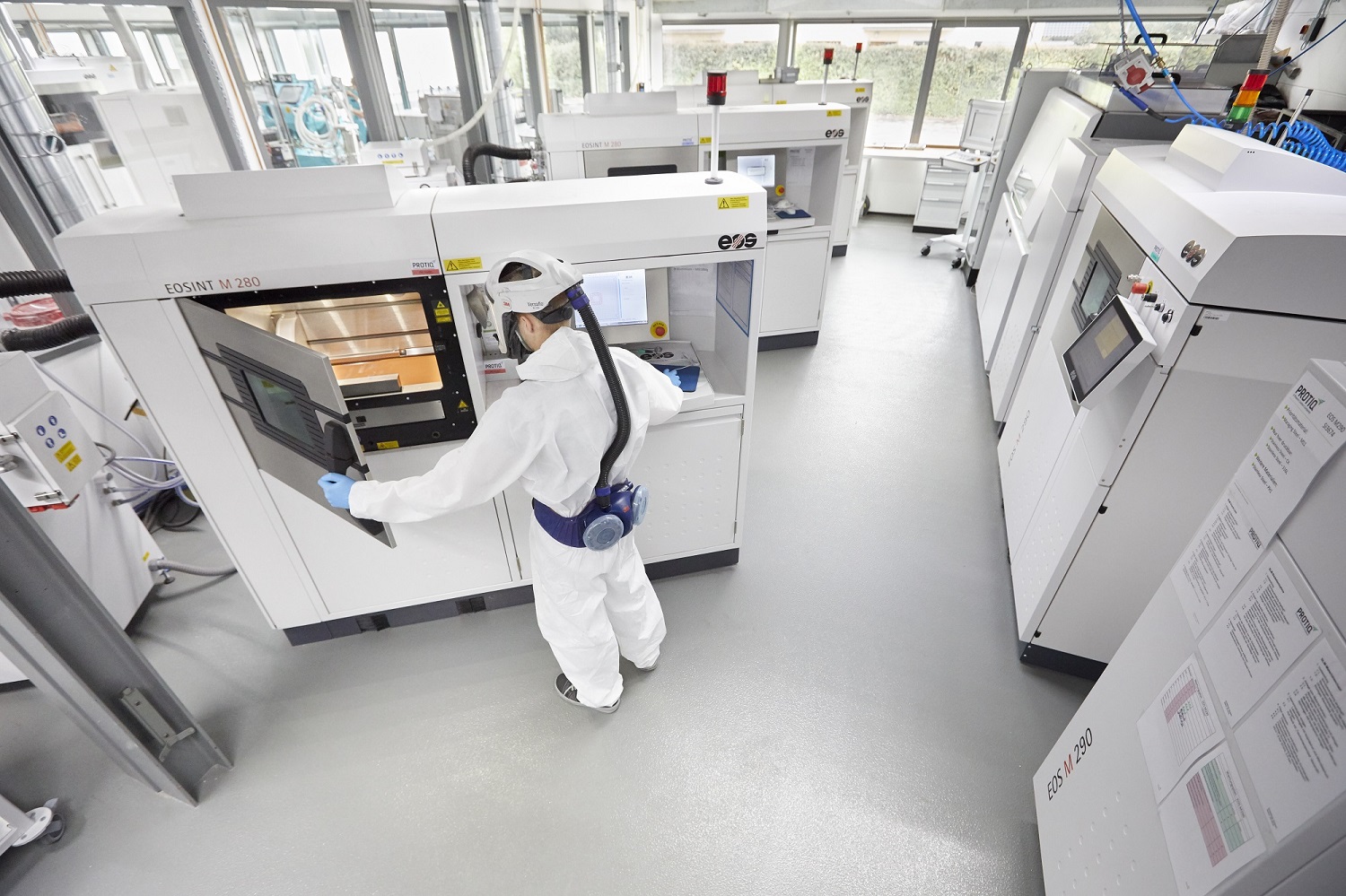 PROTIQ continua a produrre – anche per la lotta contro il COVID‑19